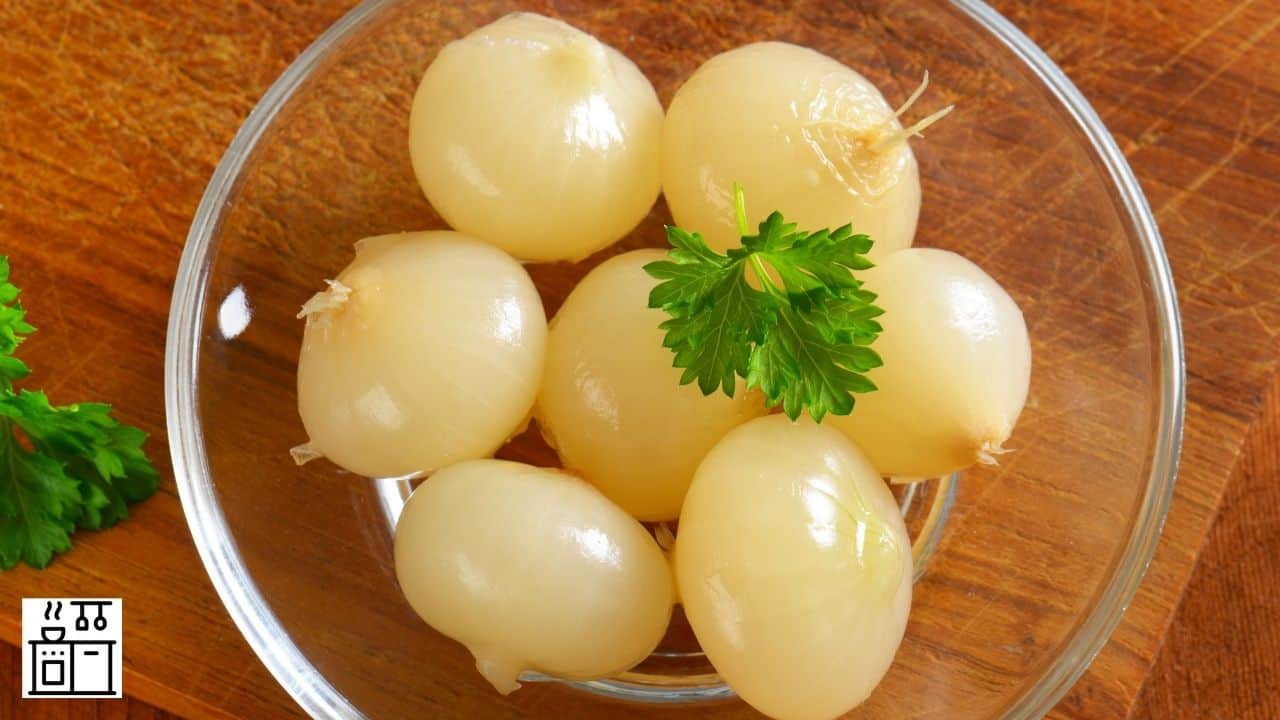 Can Onions Go Bad? [Pickled, Green, White, Yellow, Etc.]