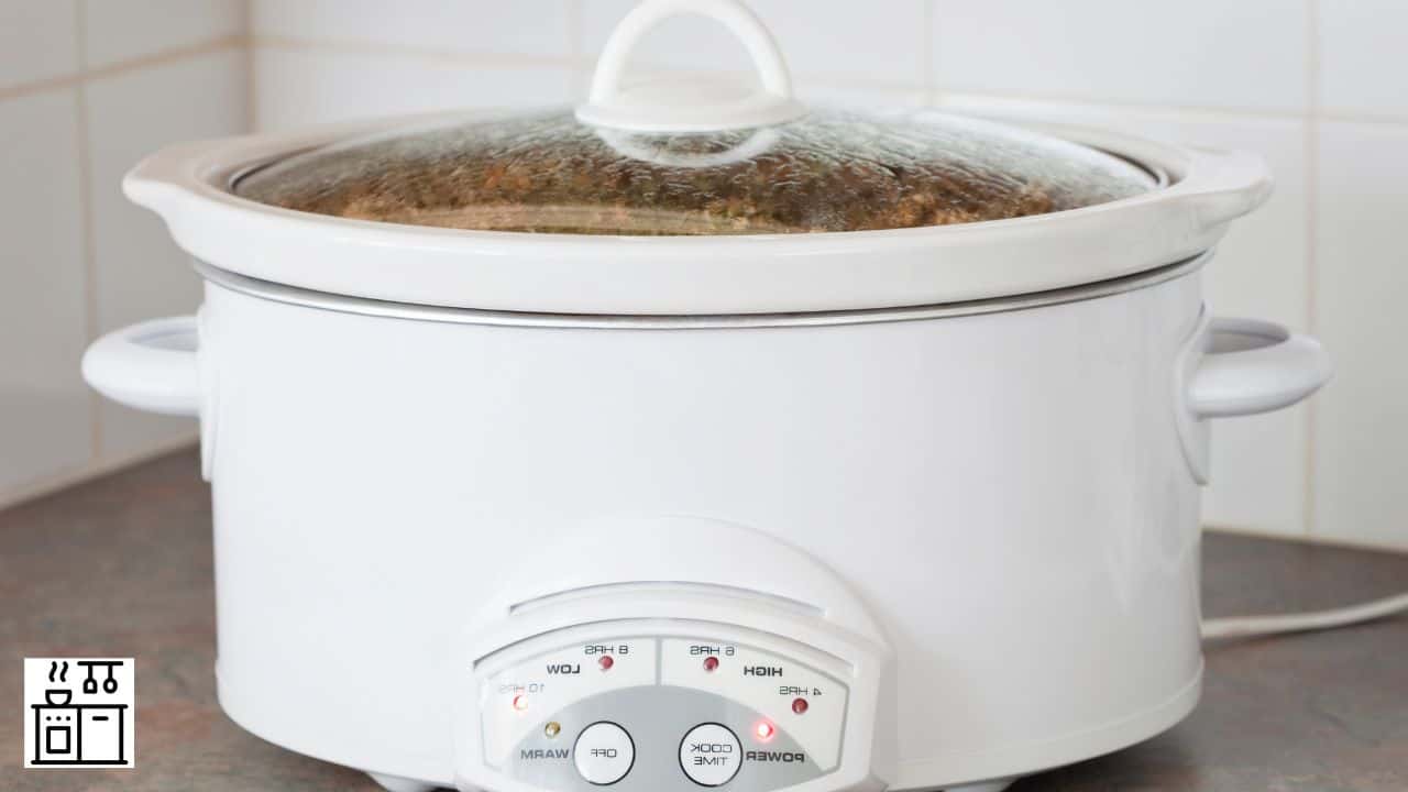 What Temperature Should You Operate a Slow Cooker At?