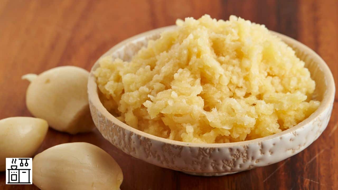 How to Grate Garlic? (With and Without a Grater)