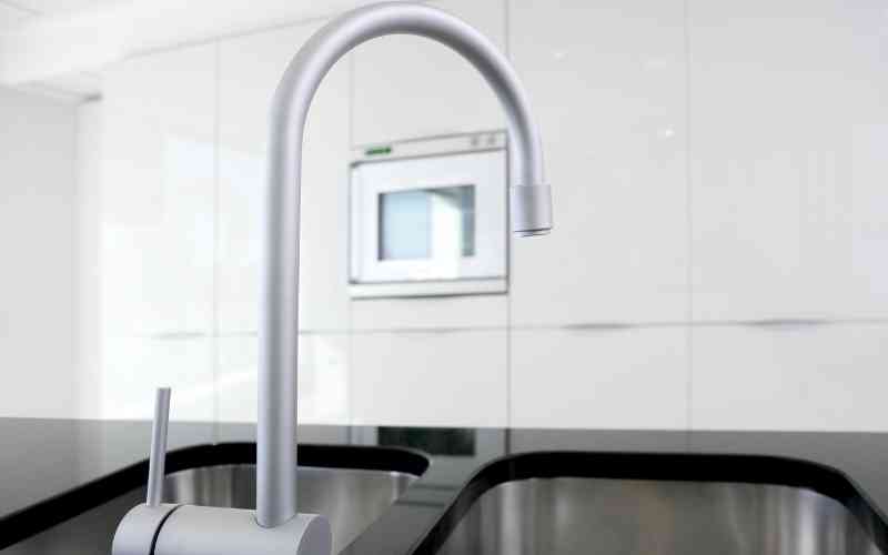 How To Stabilize Kitchen Faucet (3 Quick Steps)