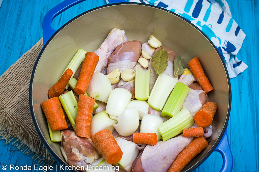 How to Make Easy Homemade Chicken Bone Broth (Chicken Stock) Kitchen