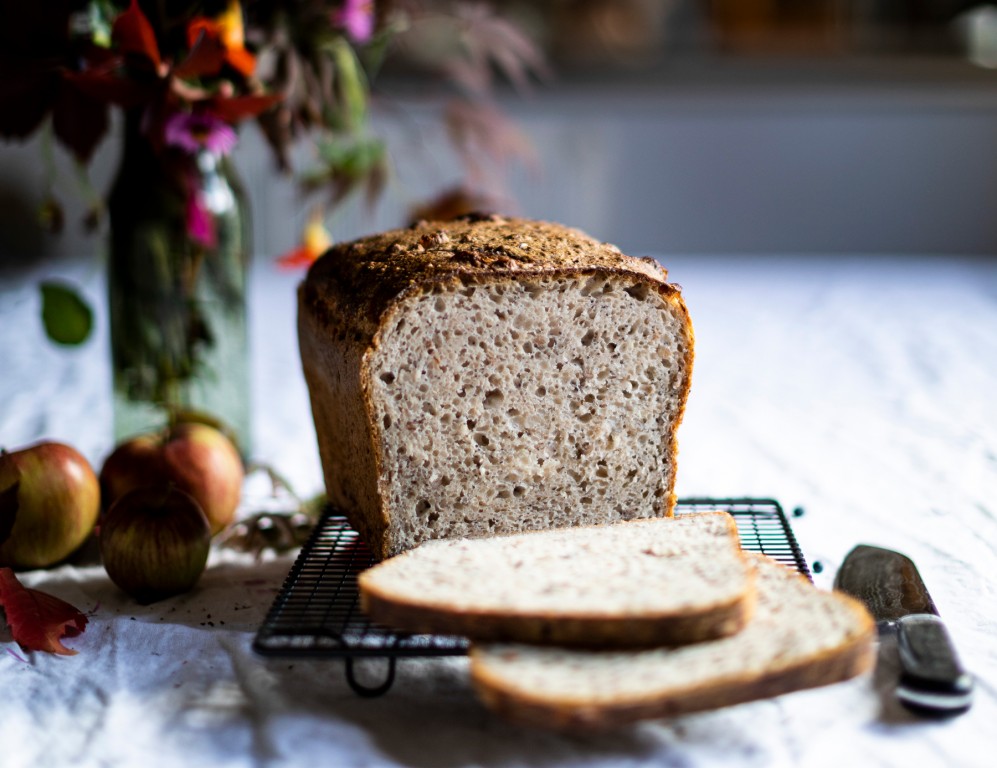 Vícezrnný chléb do formy