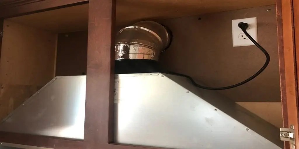What Is An Insert Range Hood / Built In (Complete Guide)
