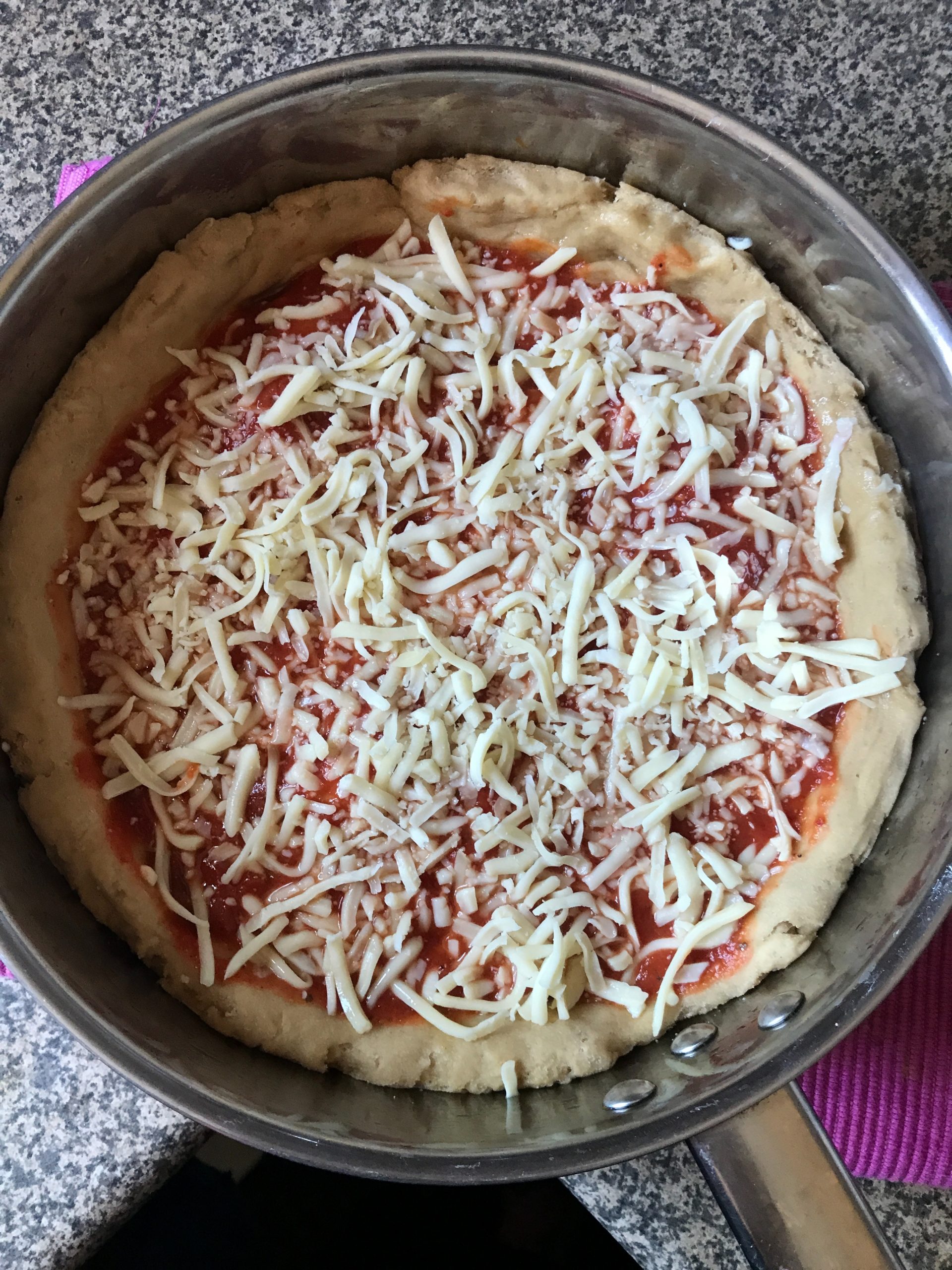 Quick and easy pan pizza Kitchen Mai