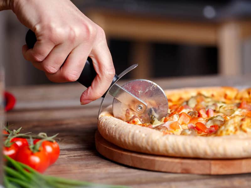 Can You Use A Pizza Cutter On A Pizza Stone