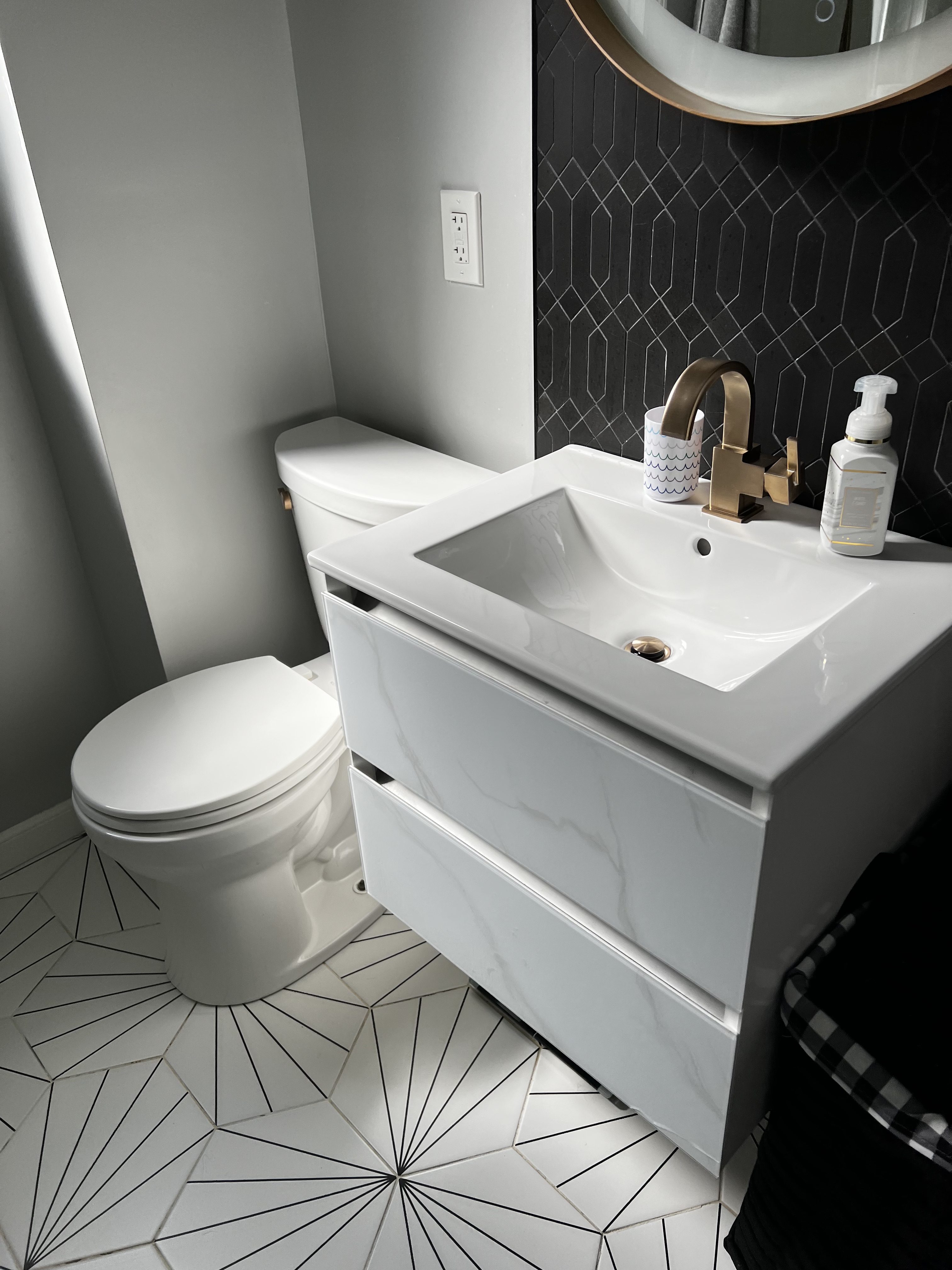 Home 9 Kitchens Bath and Beyond