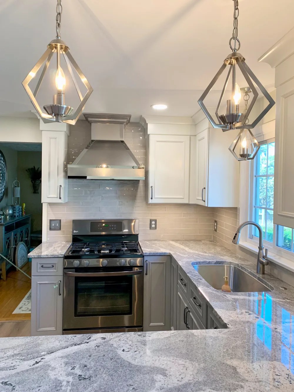 5 MustHave Features for Modern Minimalistic Kitchen in