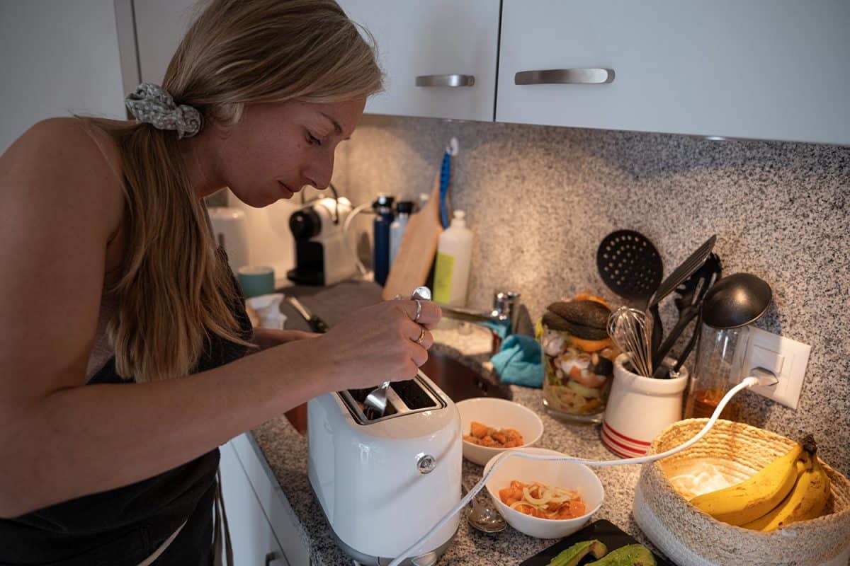 Can Putting A Knife Or A Fork In The Toaster Kill You? Kitchen Seer