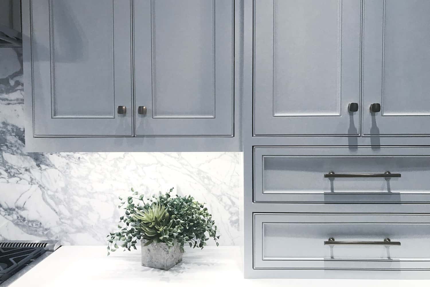 Where Should Kitchen Knobs And Handles Be Placed? Kitchen Seer