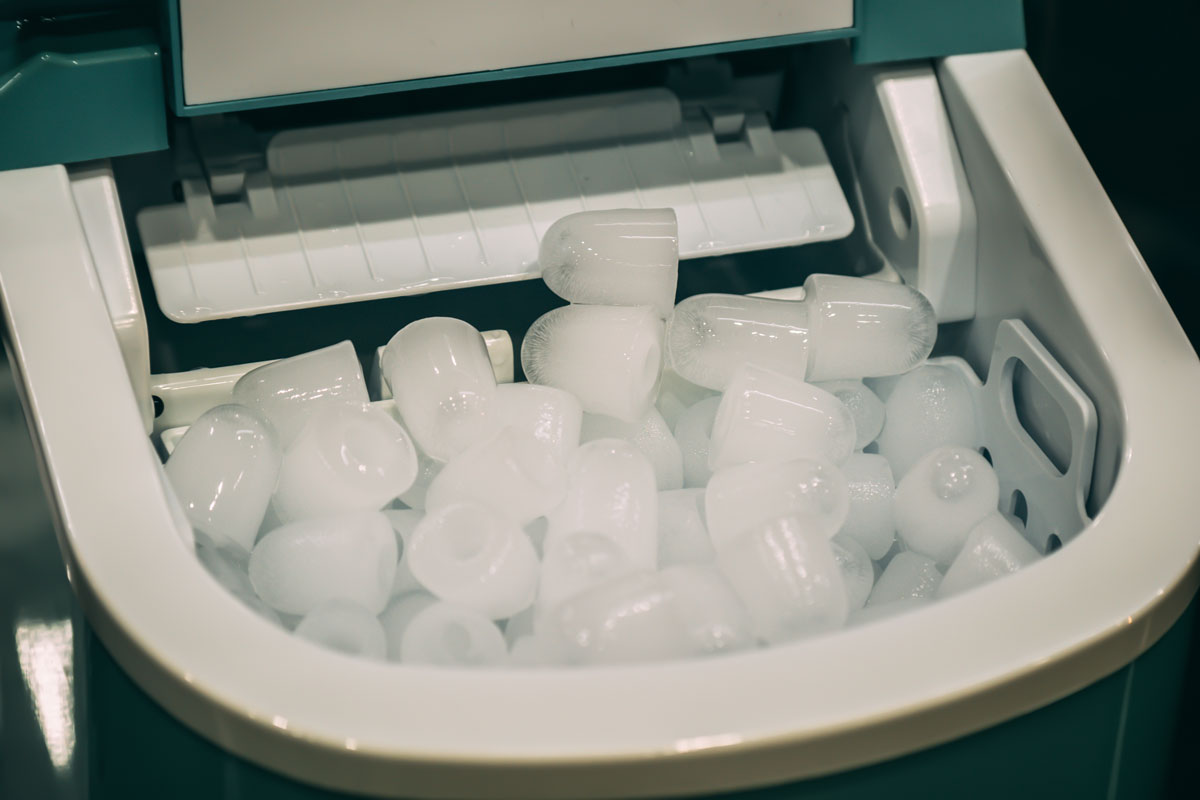Should You Turn Off Your Portable Ice Maker [Or Can You Leave It On All