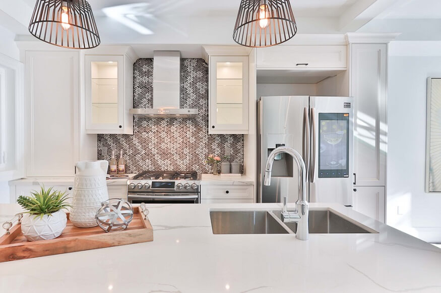 Open Shelves vs. Closed Kitchen Reno Contractor