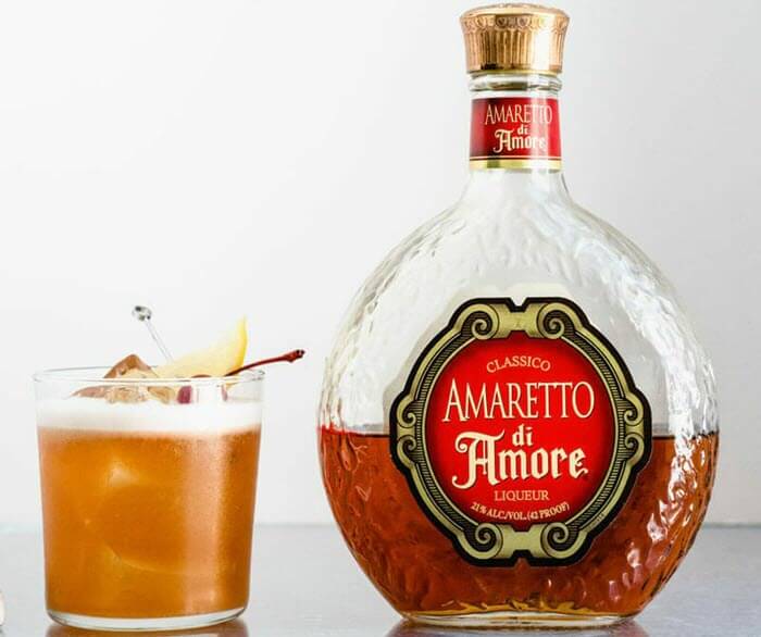 10 Best Almond Extract Substitutes Including Homemade Recipe