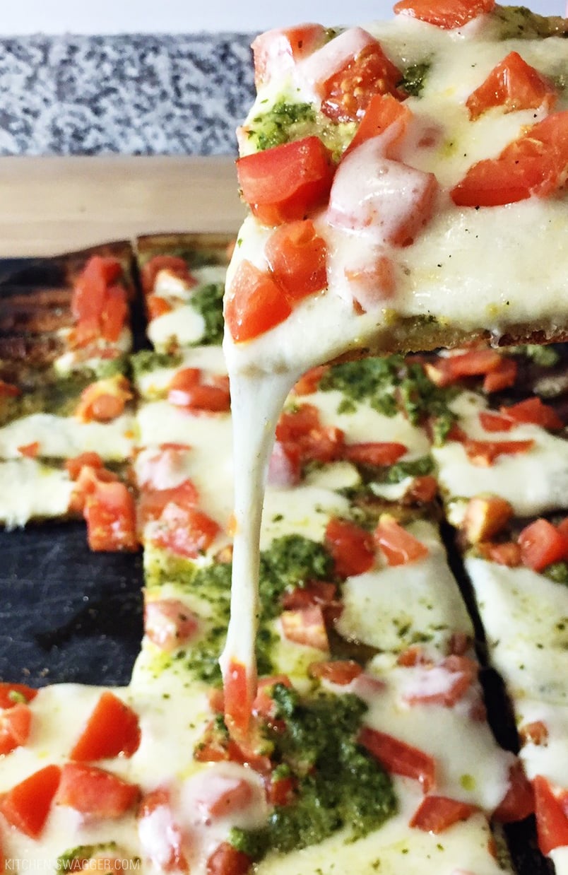 Grilled Flatbread Pesto Margherita Pizza Recipe Kitchen Swagger