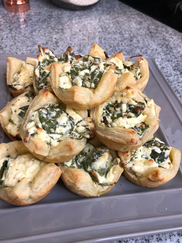 SPINACH PUFFS