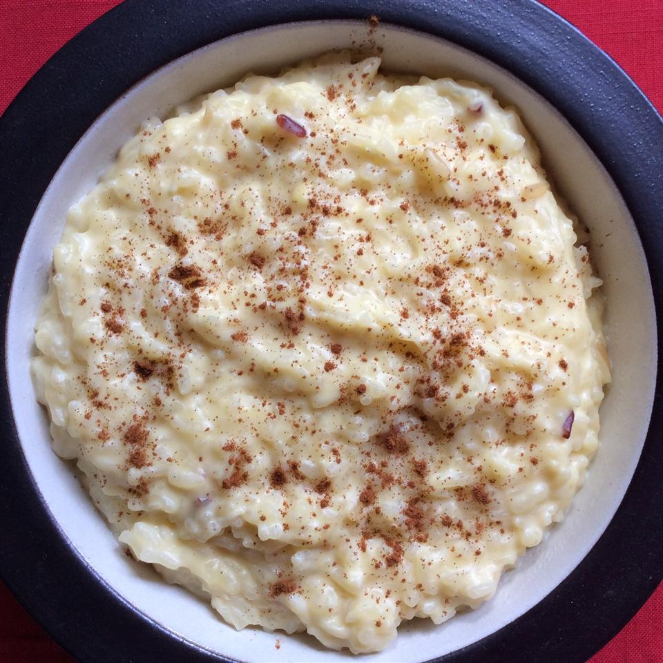 OLD FASHIONED CREAMY RICE PUDDING