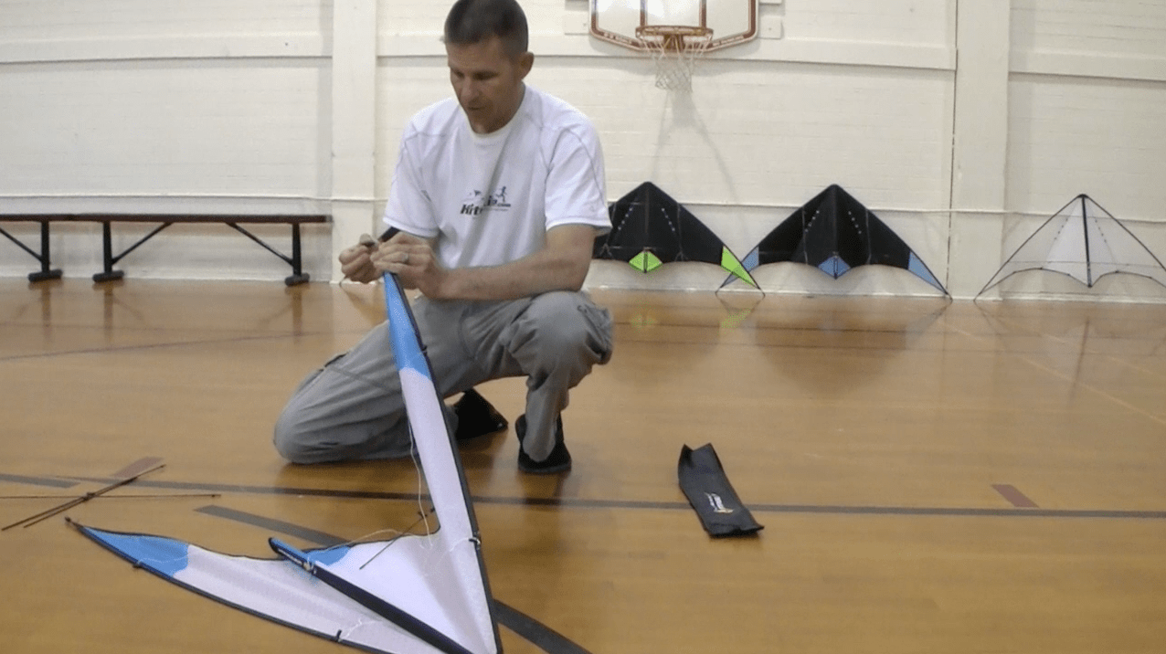 Indoor Dual 01 Assembly (stunt kite tutorial) Kite