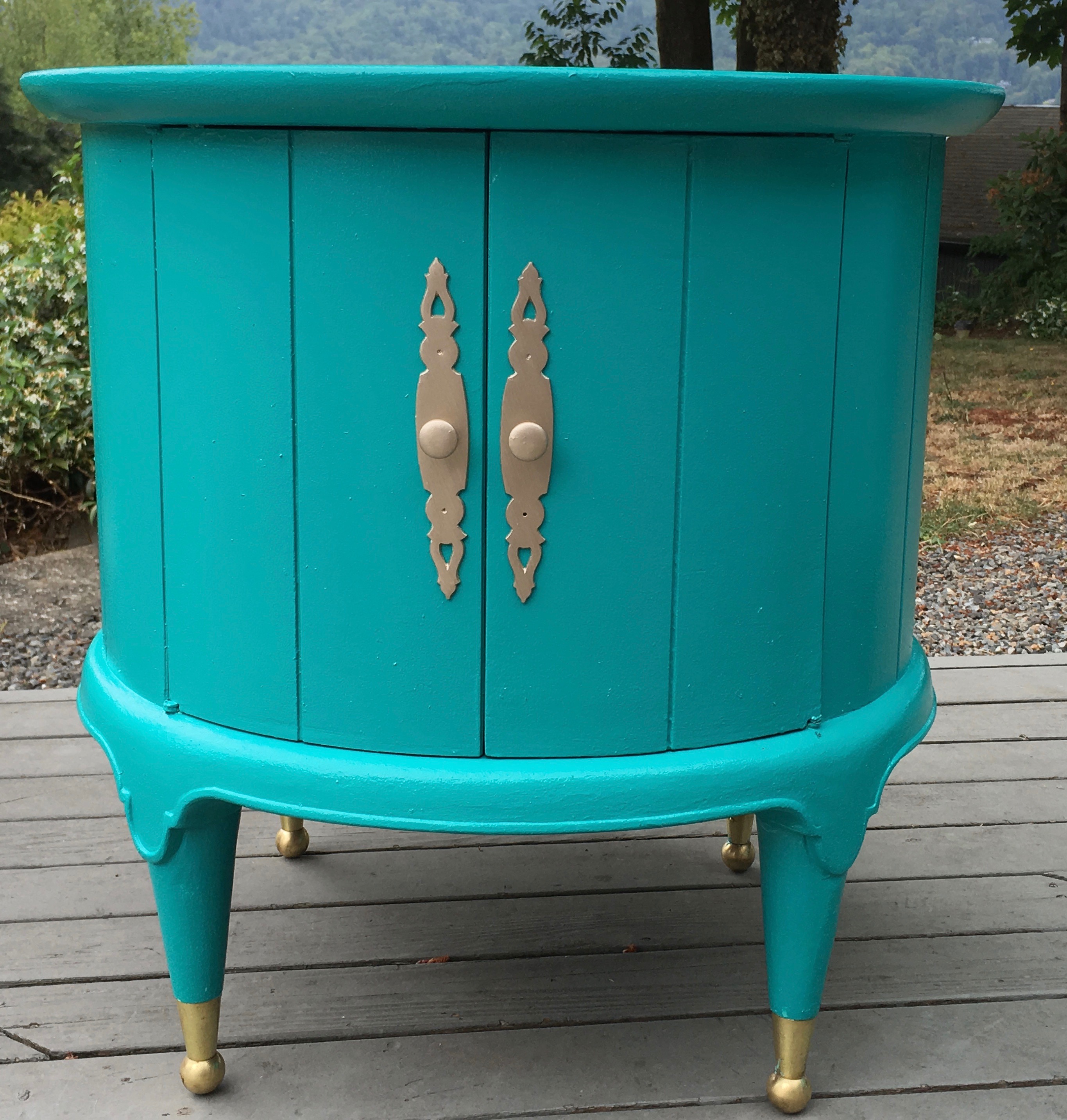 Vintage End Tables to die for! Kitoure