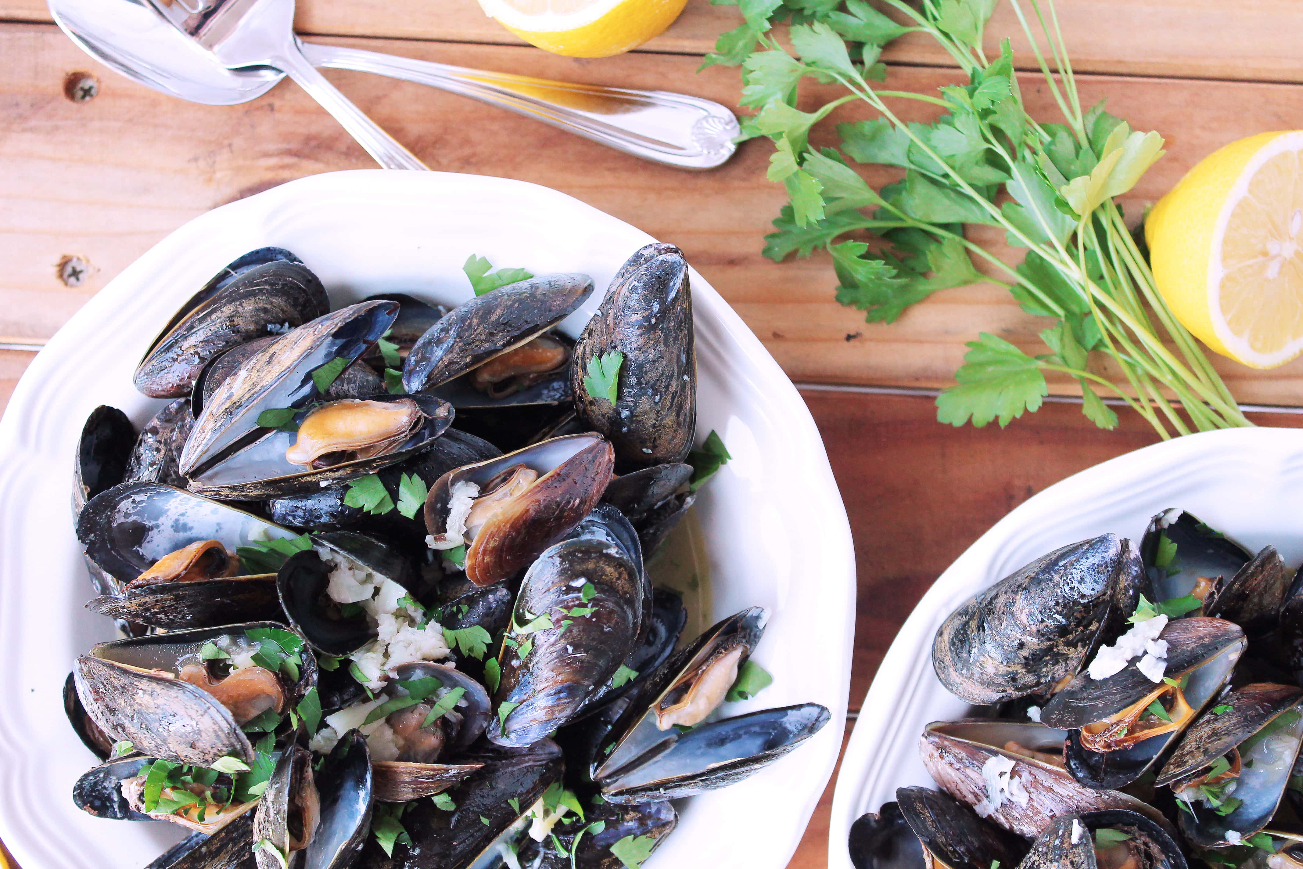Paleo Mussels in White Wine (Moules Marinière) Kit's Kitchen