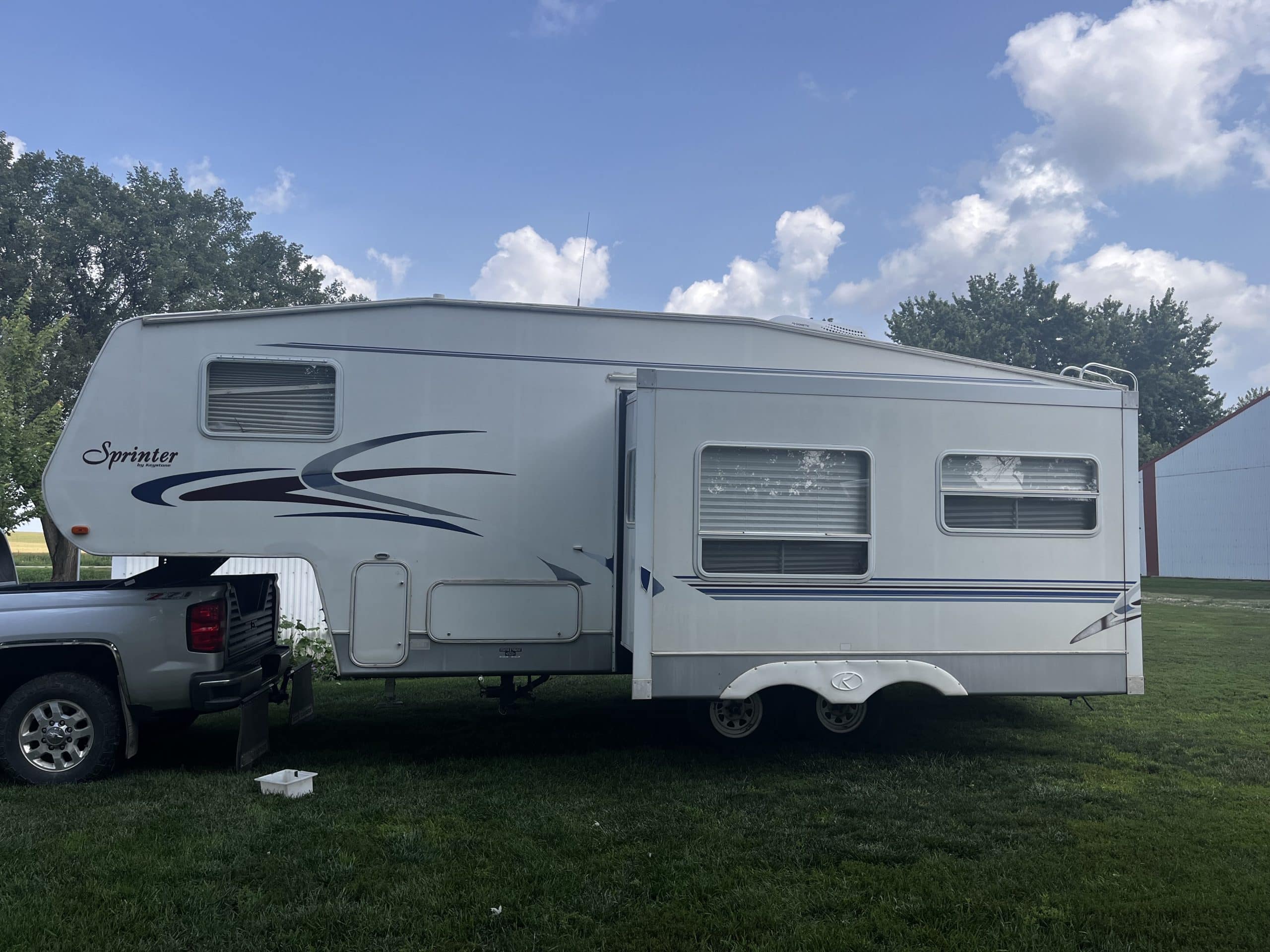 2003 Keystone Sprinter RV KIWA Radio