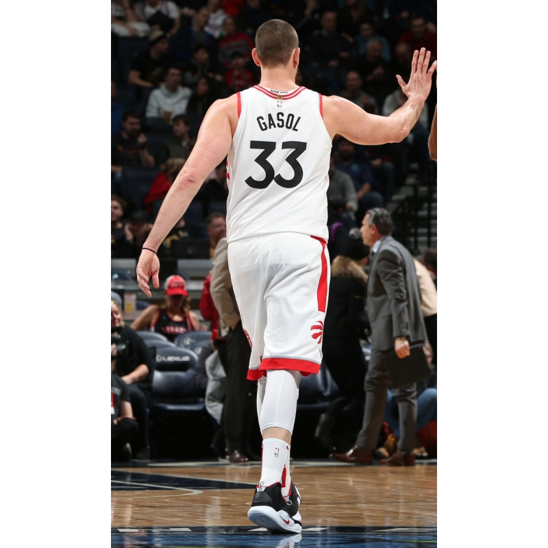 Which basketball players wear Nike Hyperdunk X