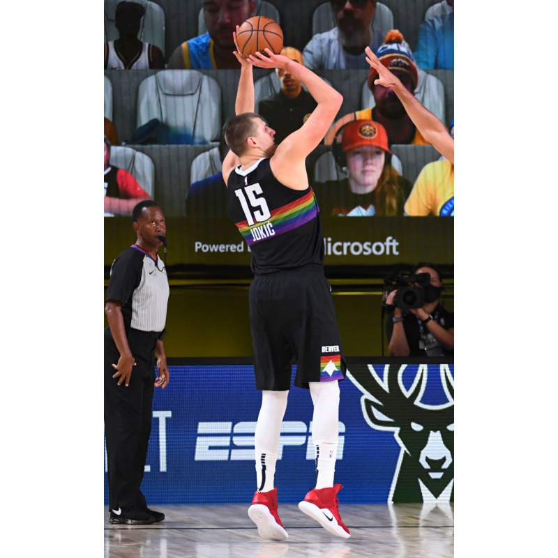 Which basketball players wear Nike Hyperdunk X