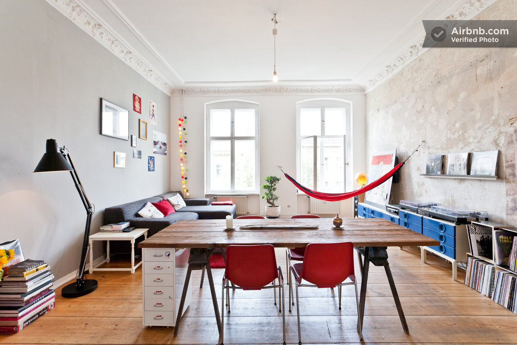 Couchsurfing * Airbnb Cool Tools