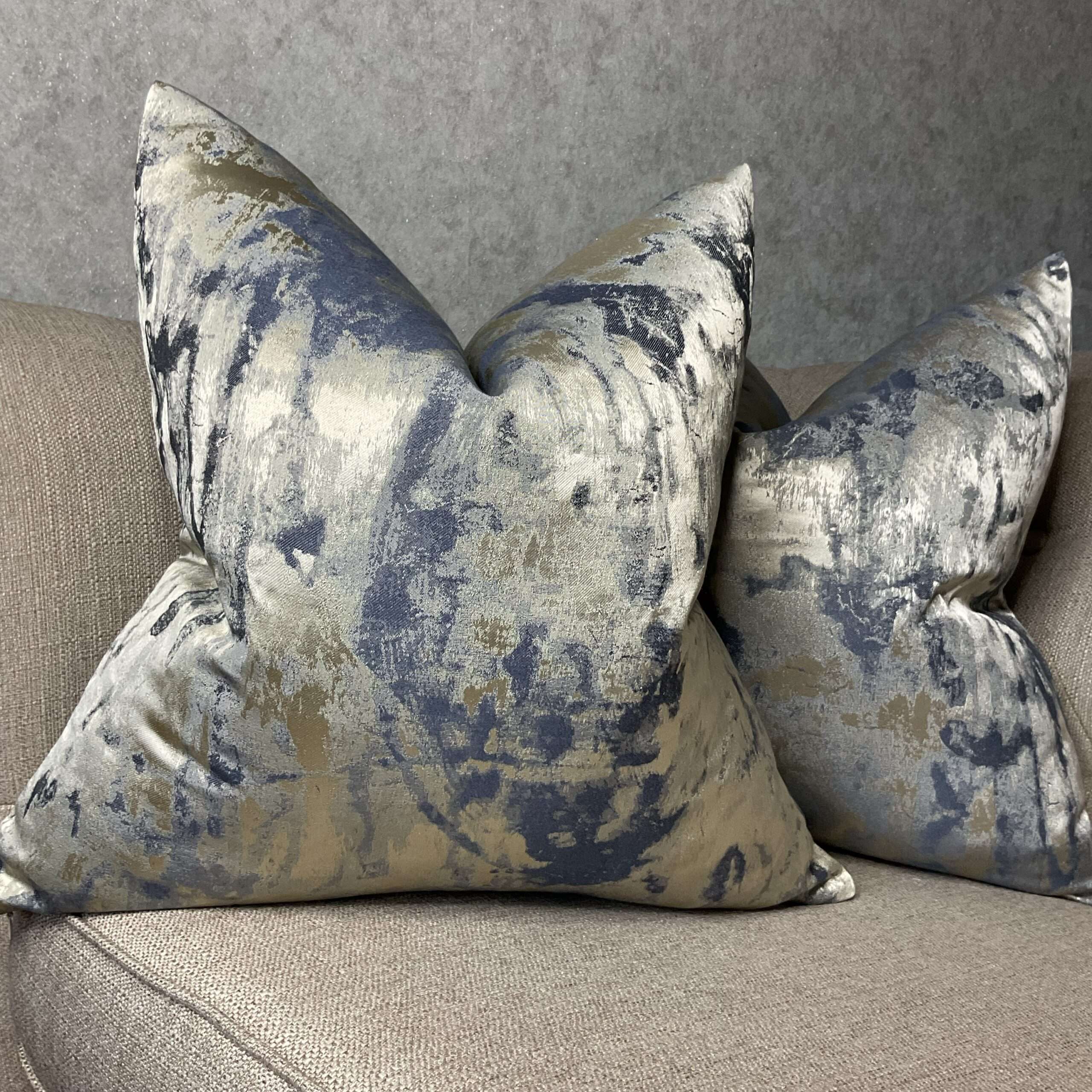 Tessere Midnight Feather Cushion Cover Metallic Gold Navy Kk Pearl Decor