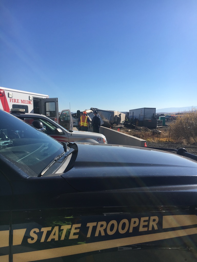 Fatal Semi Cattle Truck Crash Closes I84 between Baker City and La