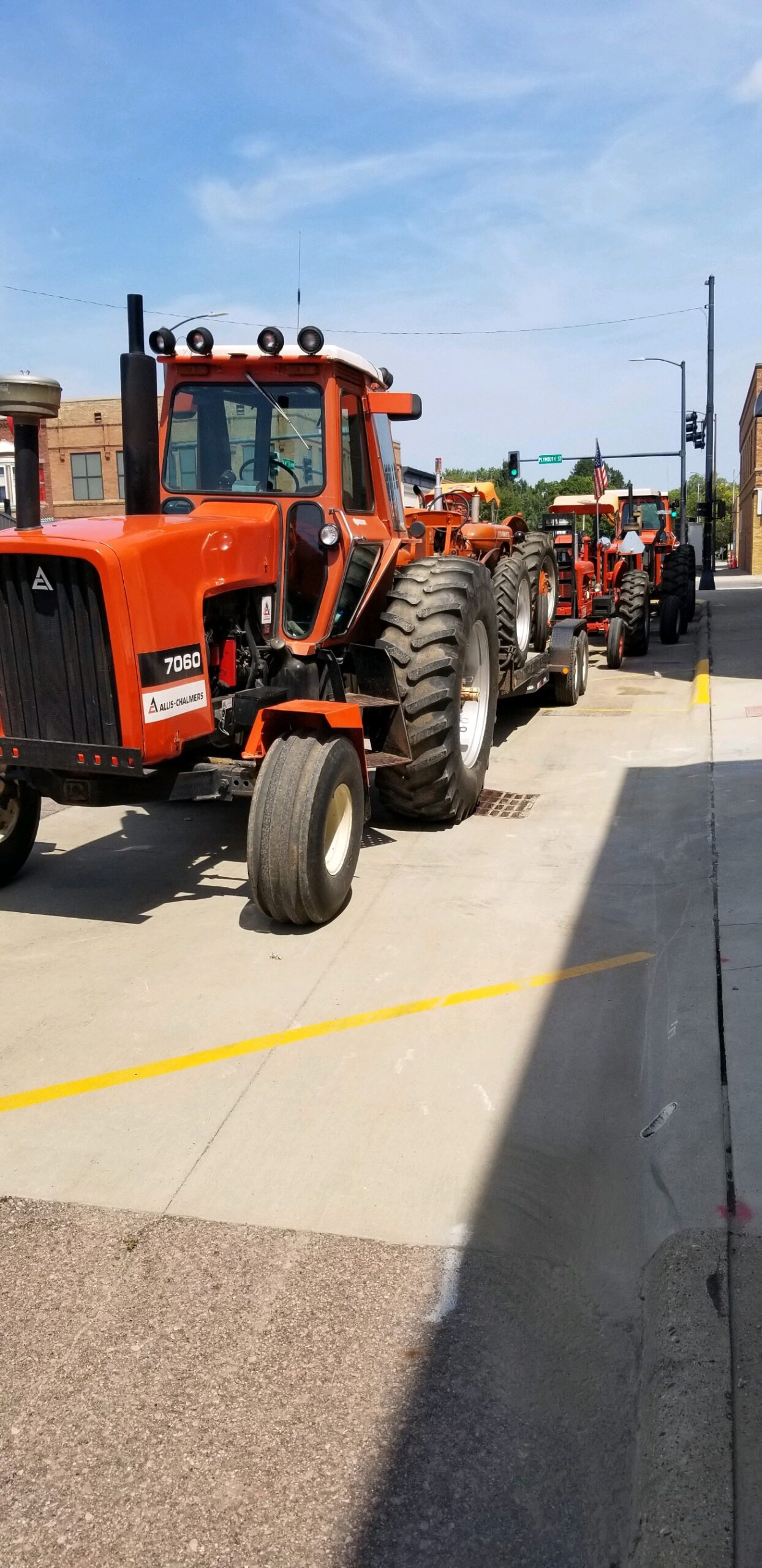 Tractor Caravan visits Le Mars KLEM 1410