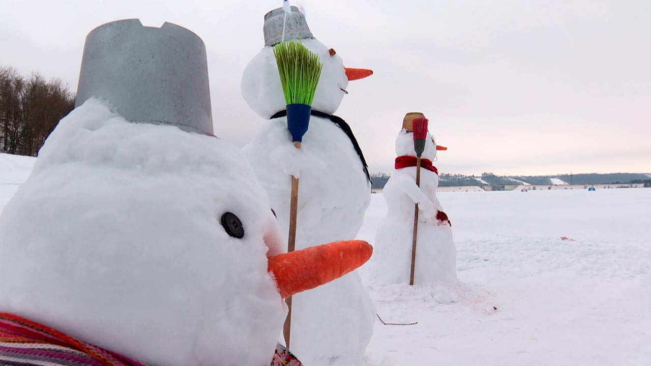 снеговик картинка нарисованная
