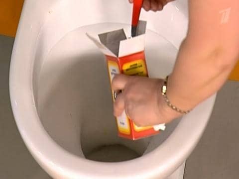 Иллюстрация к материалу «Засорился унитаз как прочистить бутылкой. Как прочистить забившийся унитаз от засора? Как прочистить засор в унитазе: ищем наиболее эффективный метод»