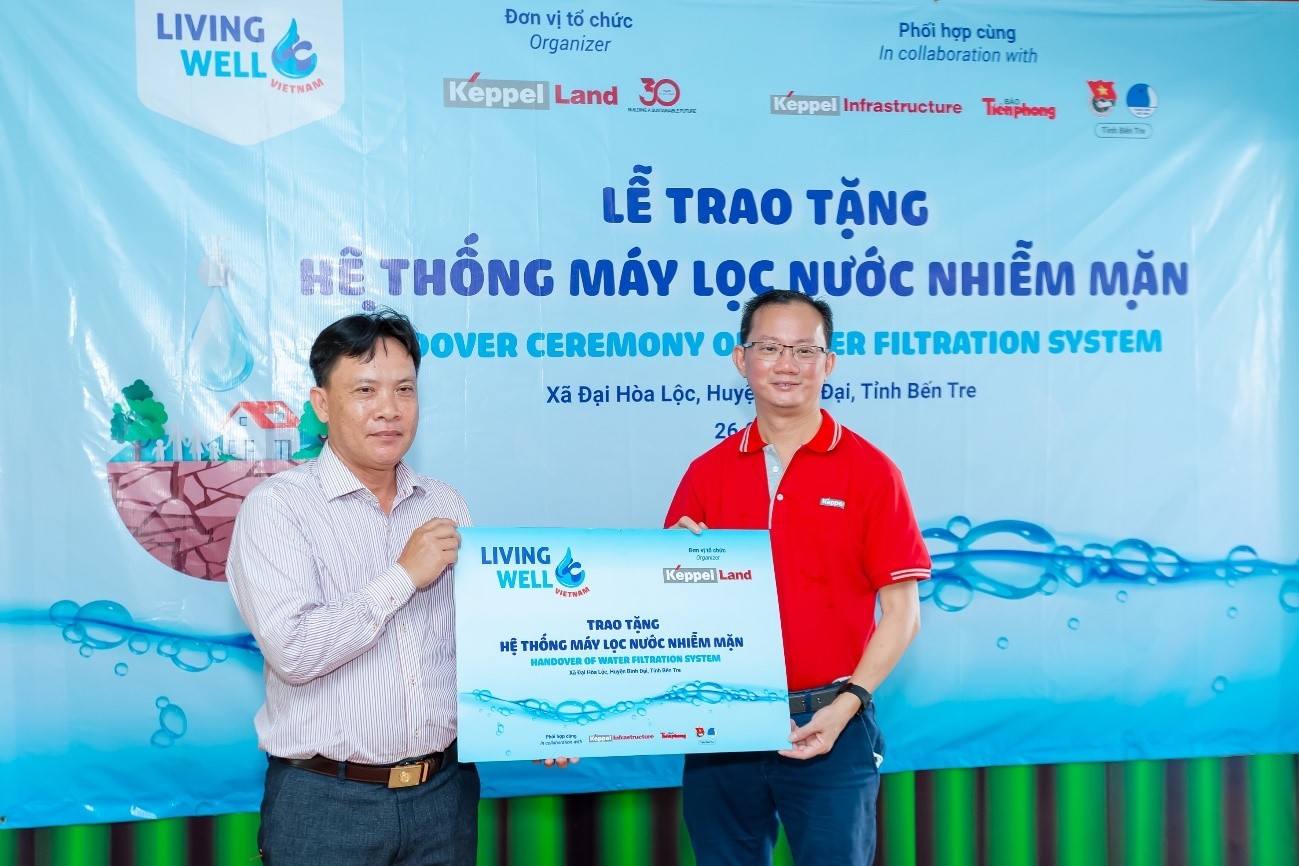 Ben Tre locals celebrate new water filtration systems delivered by