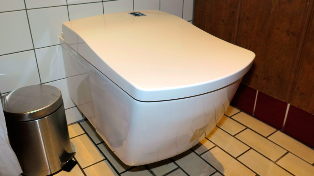 TotoToilette Das Klo Die Berliner Erlebniskneipe