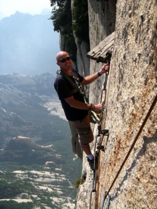 World's Most Dangerous Hiking Trail (25 photos)