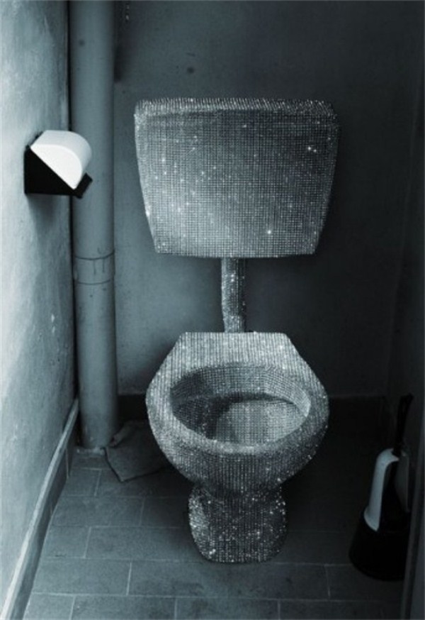 Weird Toilet Designs (30 photos)