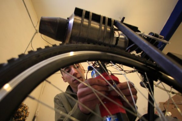 A Jet Engine Bicycle (15 photos) | KLYKER.COM