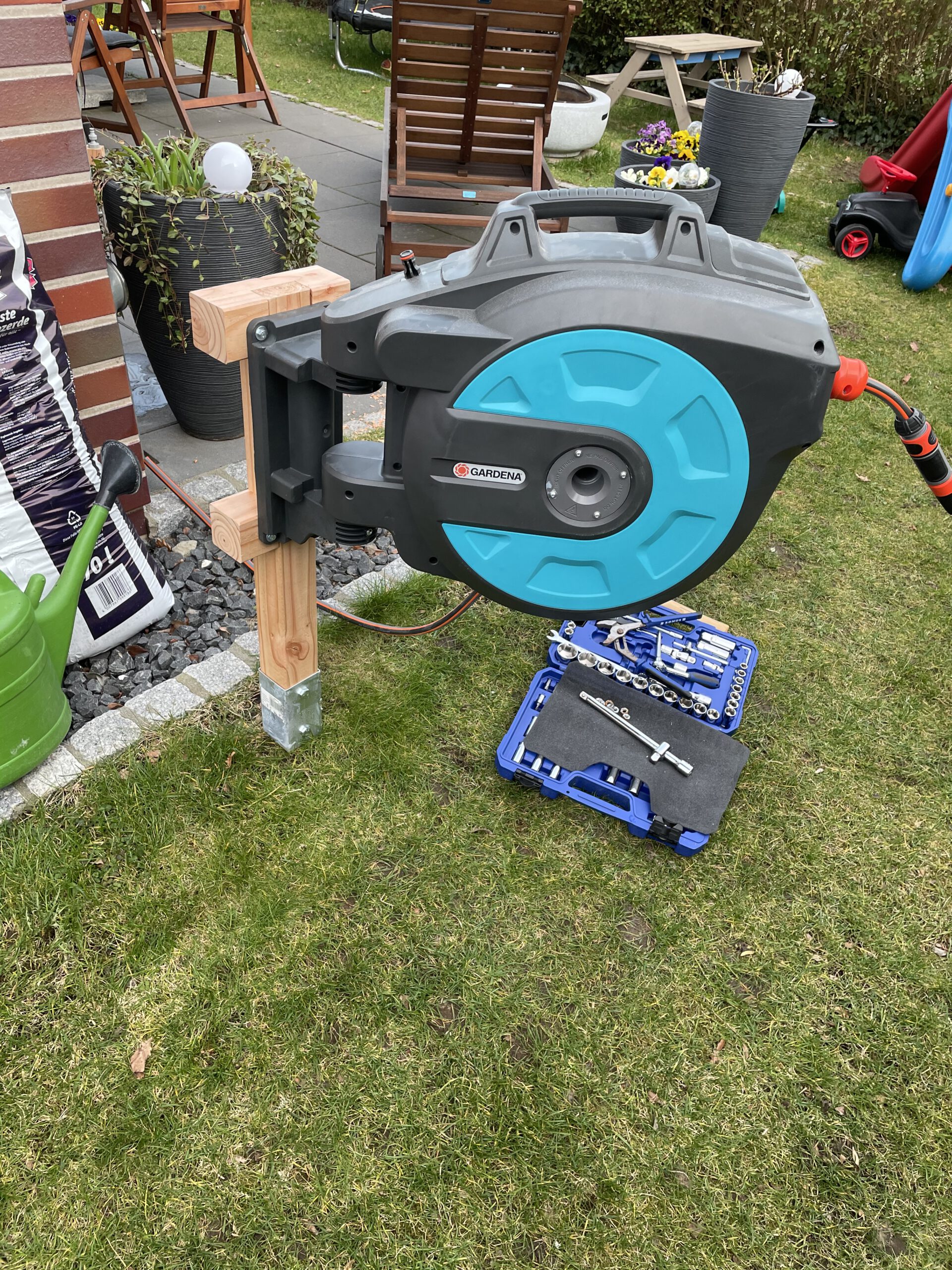 Ständer für die Gardena Schlauchbox - Kman Woodworks