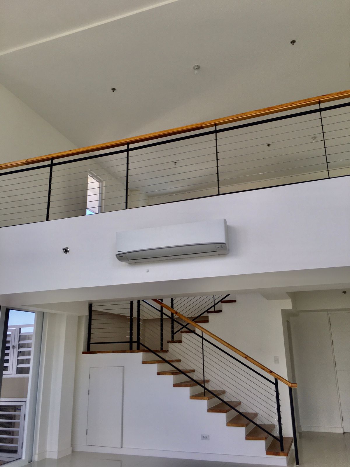 3bedroom Penthouse Condominium for Sale is located at Oak Harbor