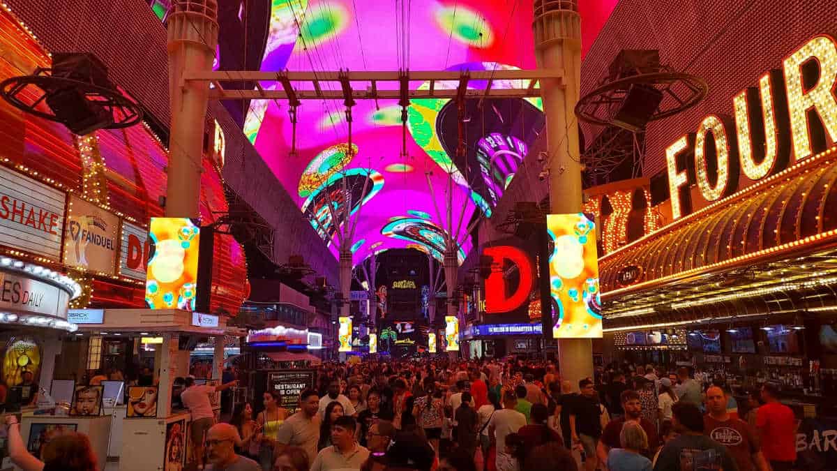 Can You Carry a Knife in Las Vegas? (You probably shouldn't)