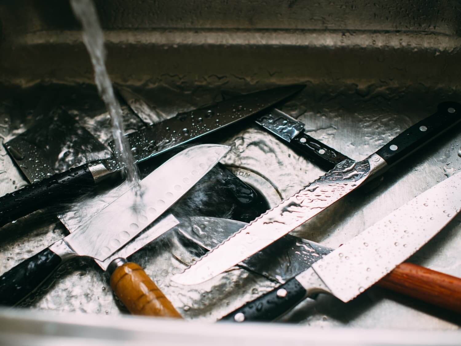 When must a knife be cleaned and sanitized — tips & tricks
