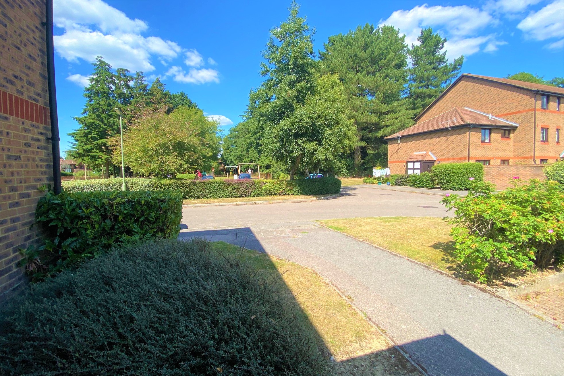 Studio Apartment in Horley • Knights Estate Agents