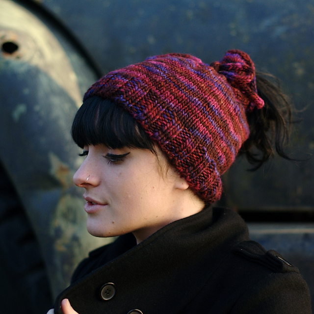 UPDATED! The Best Free Knit Ponytail Hat Patterns (aka Messy Bun Beanies) a Popular Trend This