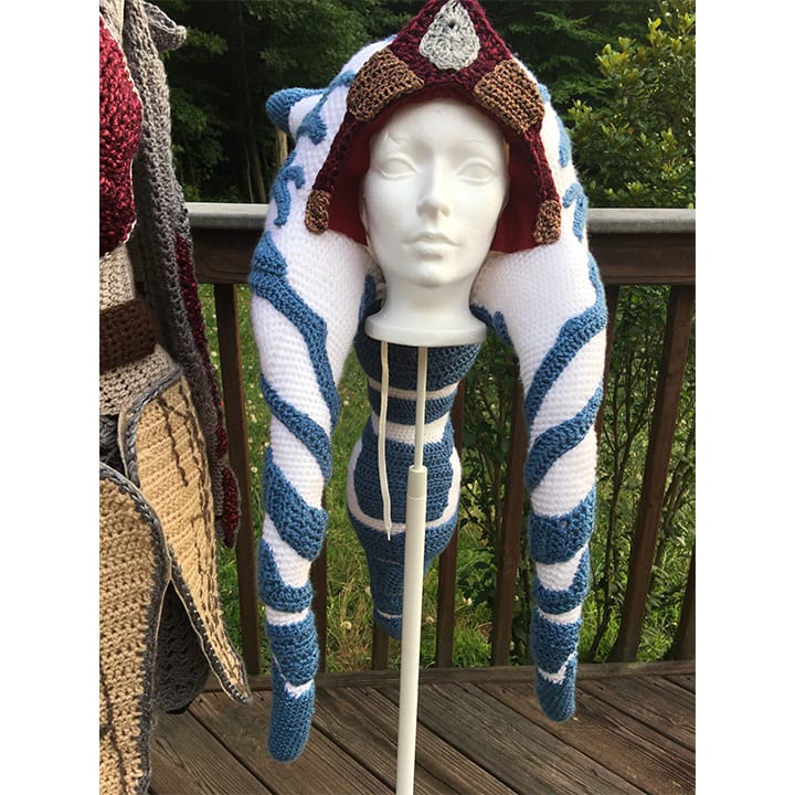 Cosplay Alert! She Updated Her Crochet Ahsoka Tano Costume! StarWars 