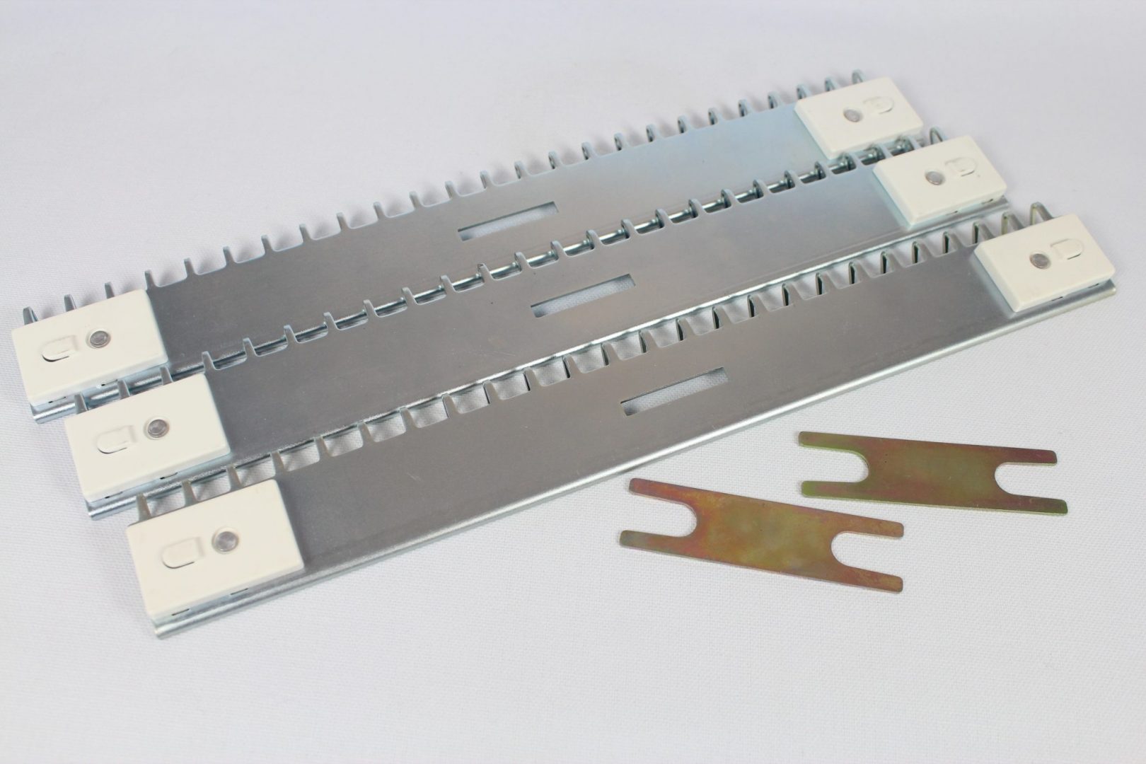 99859 Silver Reed LK 150 Cast On Comb (5 piece set) The Knit Knack Shop