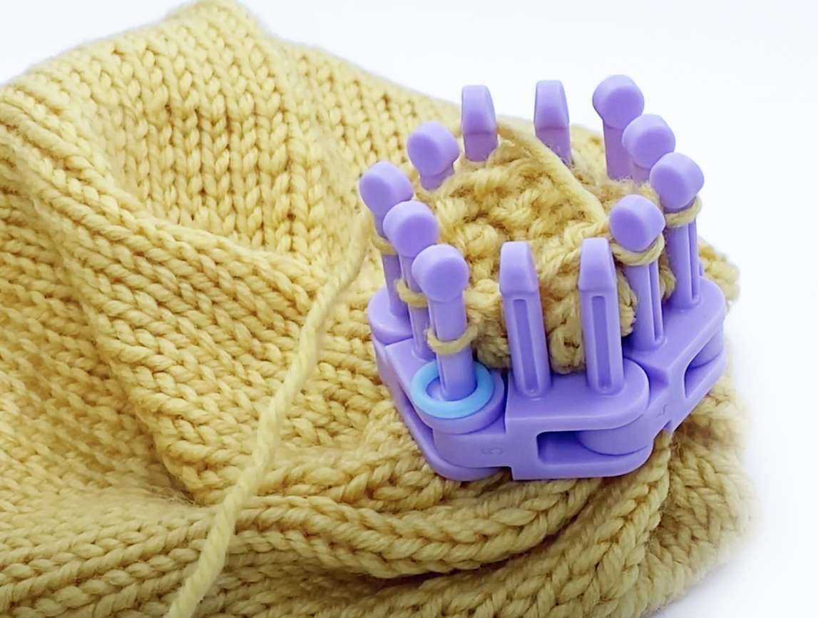 Basic Hat with crown decrease video (Flexee Loom) Knitting Board