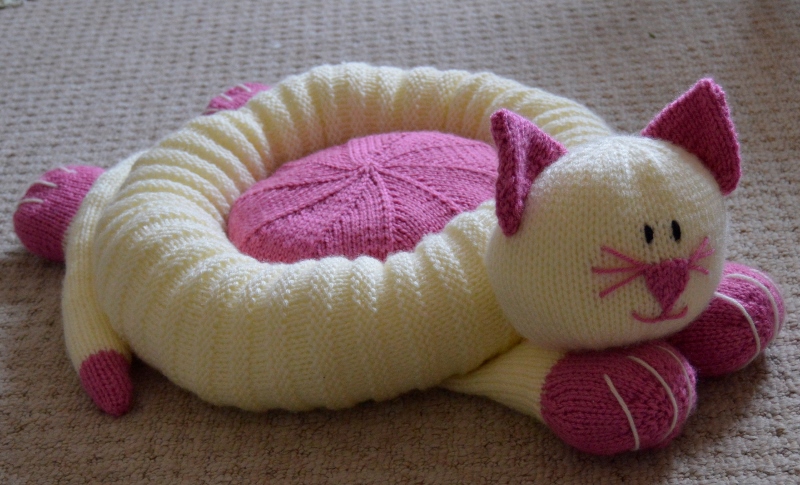 Cat Snuggler Pet Bed Knitting Pattern Knitting by Post