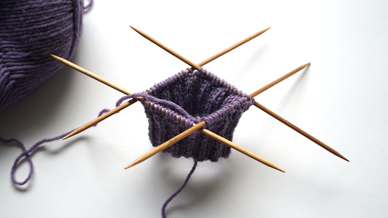 A Beginner's Guide to Types of Knitting Needles