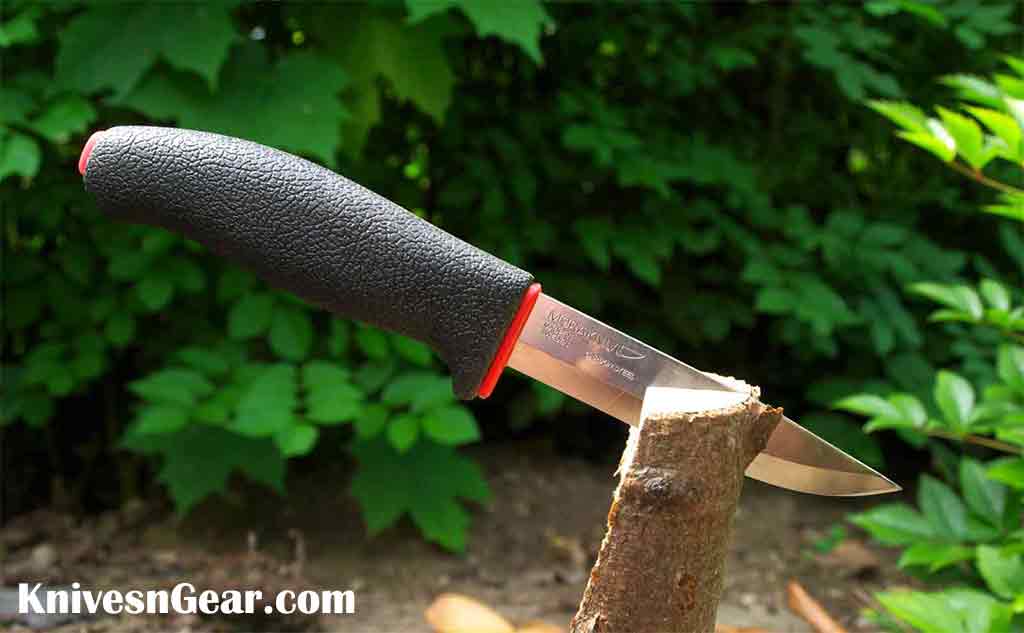 How To Baton Wood With A Knife [6 Easy Step] Knives & Gear