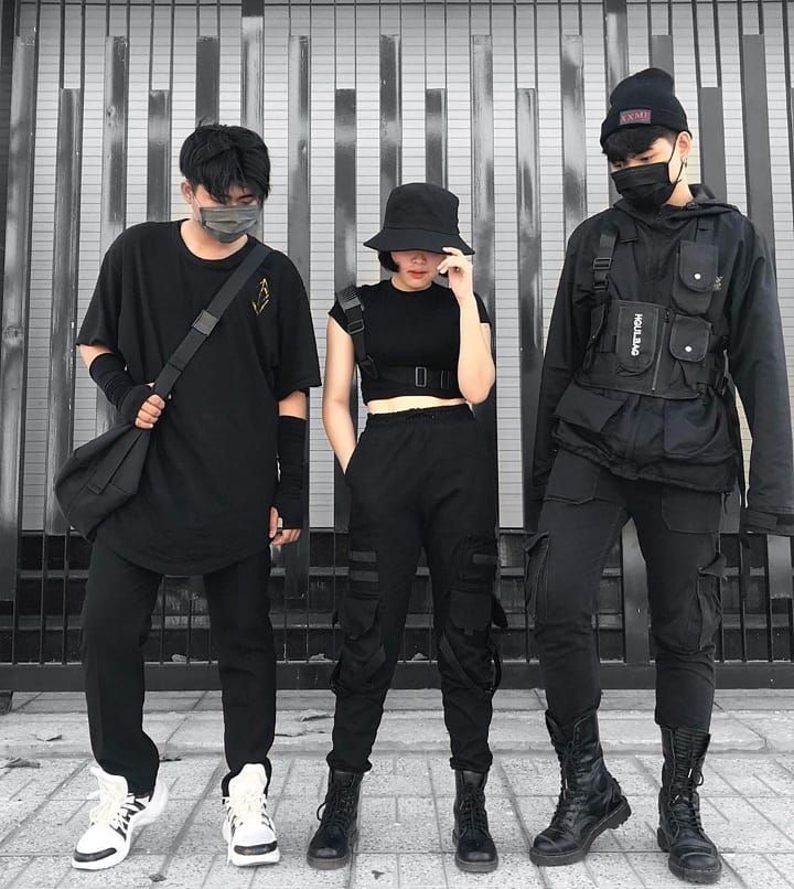 Shop the best clothing and accessories at Men’s Techwear pants Guides
