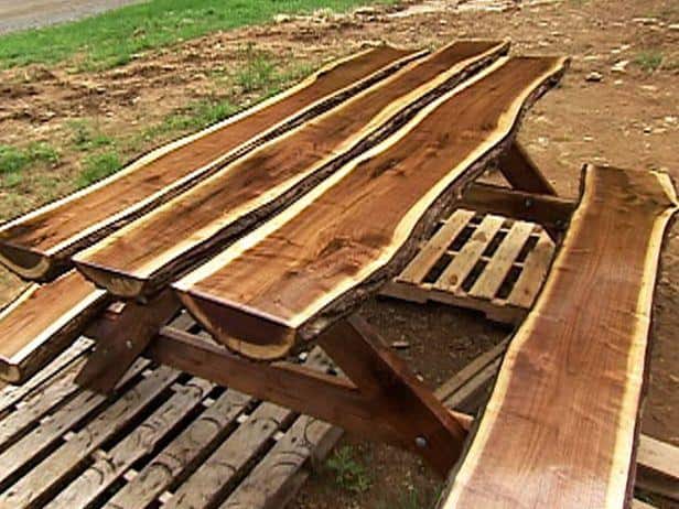 A Beautiful, Rustic Picnic Table So Easy Anyone Can Make ... (616 x 462 Pixel)